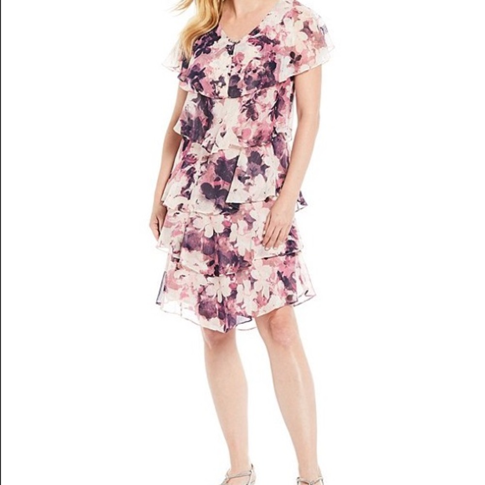 Ignite Evening V-Neck Floral Ruffled Capelet Dress‎